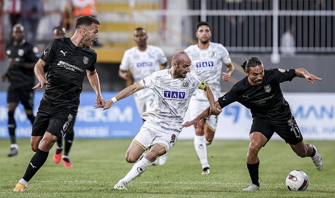 Trendyol Süper Lig'in 4. haftasında Pendikspor ile Corendon Alanyaspor 1-1
