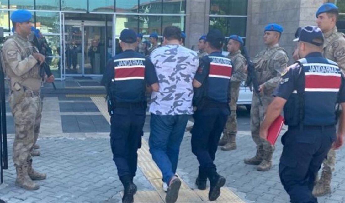 Kahramanmaraş'ın Andırın ilçesinde, kamyonun cenaze namazı için toplananlara çarpması sonucu