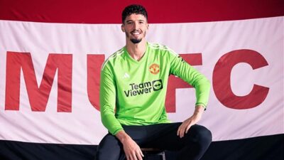 İngiltere Premier Lig takımlarından Manchester United, kaleci Altay Bayındır'ı renklerine