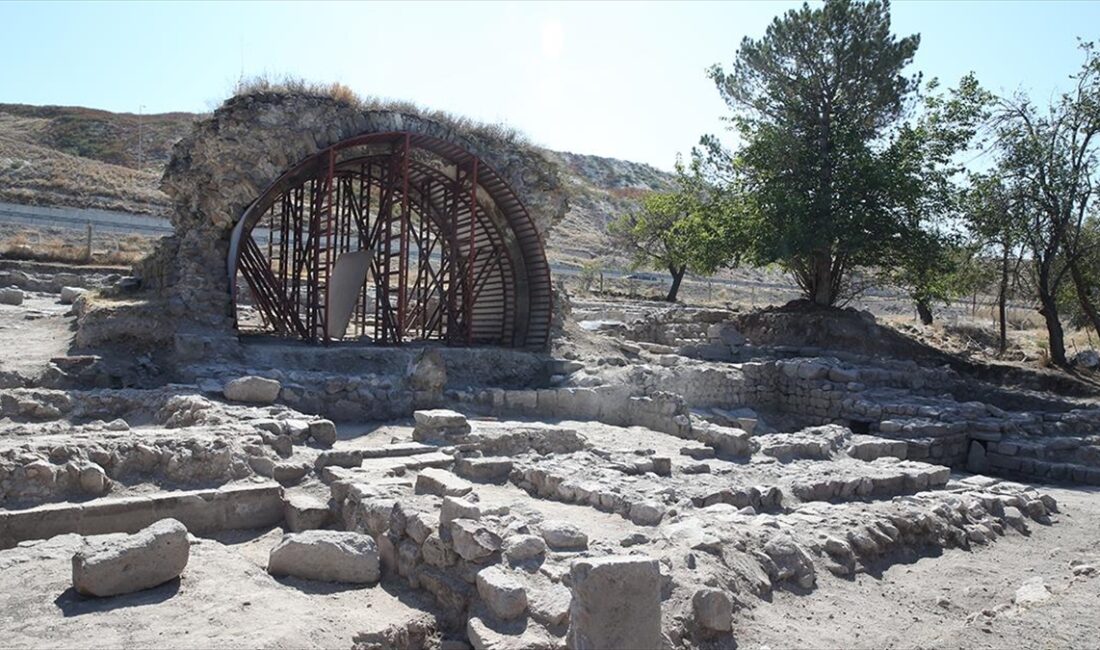 Anadolu Selçuklu Sultanı I. Alaeddin Keykubad'ın Kayseri'de yaptırdığı Keykubadiye Sarayı'nda