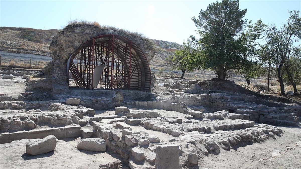 Anadolu Selçuklu Sultanı I. Alaeddin Keykubad'ın Kayseri'de yaptırdığı Keykubadiye Sarayı'nda