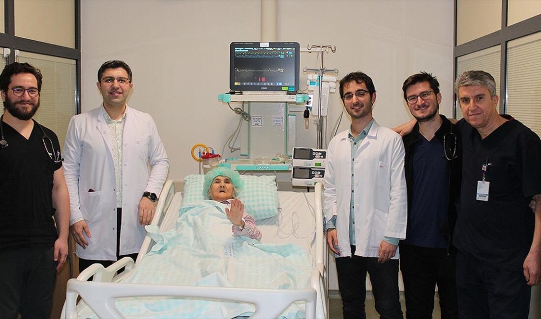 Konya'da baygınlık ve baş dönmesi şikayetiyle acil servise giden 103