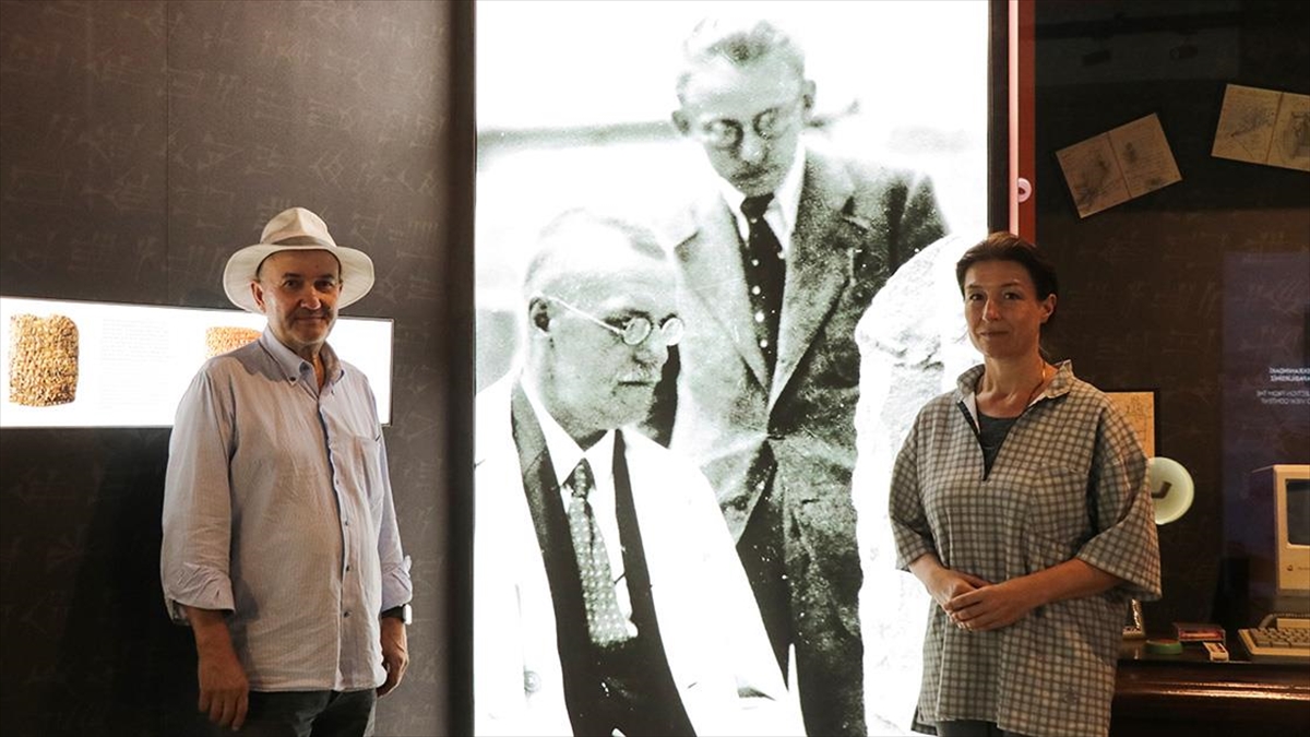 Kültepe'ye 1925 yılında gelen ve köylülerin yardımıyla yaklaşık 1000 tablet