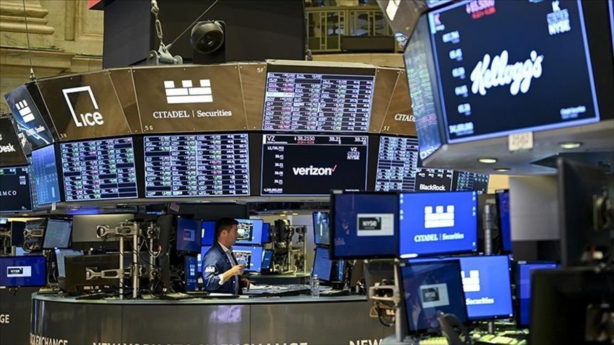 Küresel piyasalarda, ABD Merkez Bankası'nın (Fed) gelecek dönemde faiz artırmayacağına