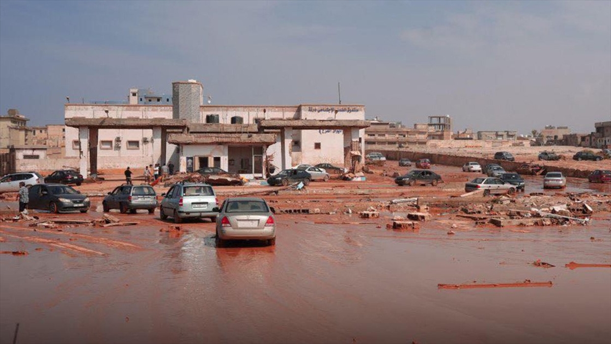 Libya'nın doğusundaki Derne şehrinde sel sebebiyle ölenlerin sayısının 5 bin