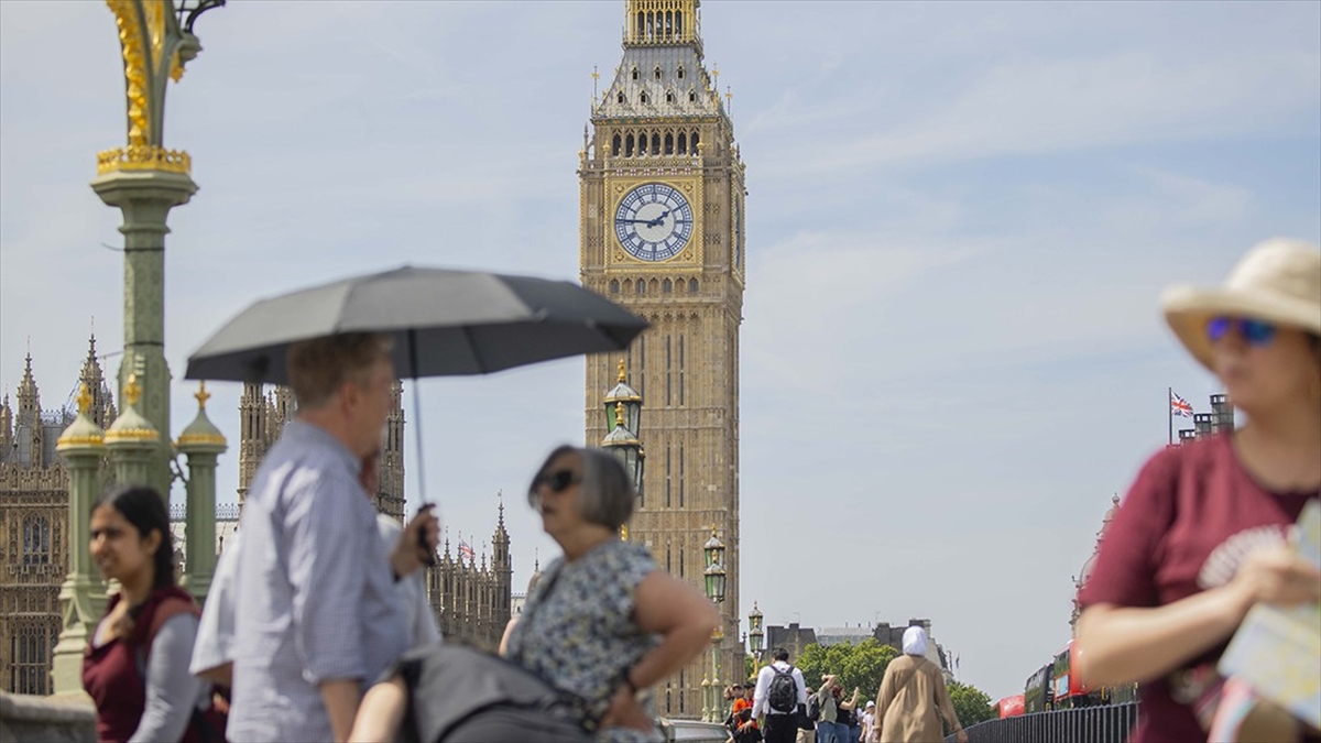 Londra Belediye Başkanı Khan, kentin kötüleşen iklim krizi nedeniyle öngörülebilir