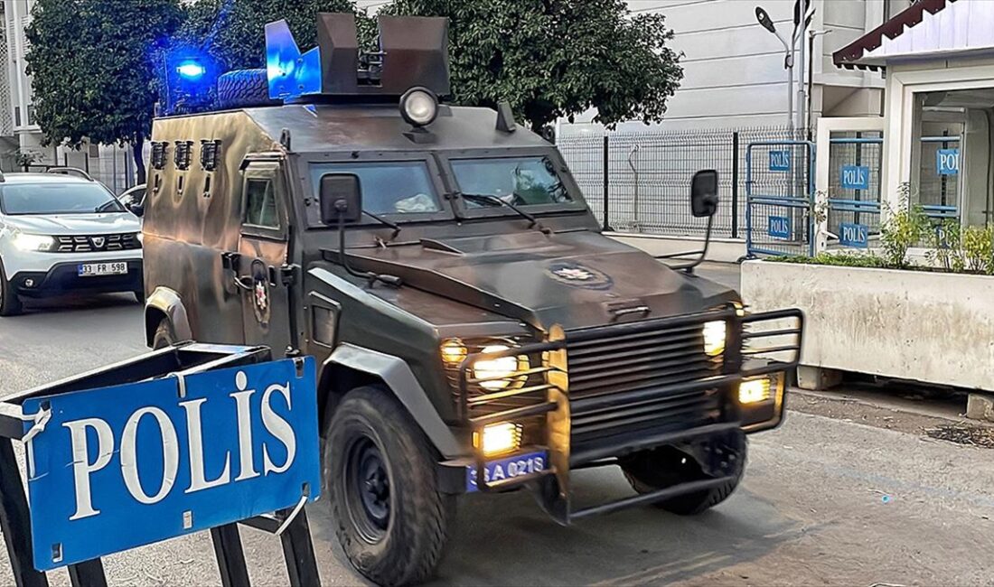 Kahramanmaraş merkezli 6 Şubat'taki depremlerden etkilenen illerden Mersin'e gelen afetzedeleri,