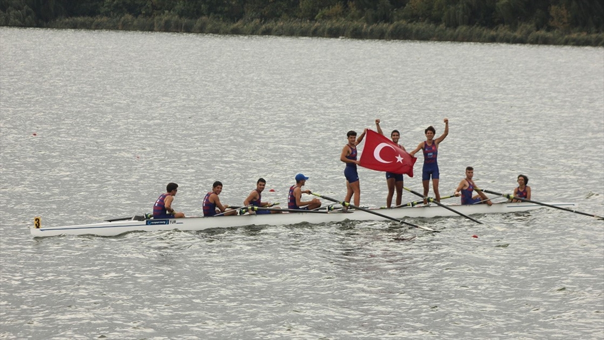ANKARA (AA) – Türkiye Kürek Federasyonunun açıklamasına göre, başkent Bükreş’in