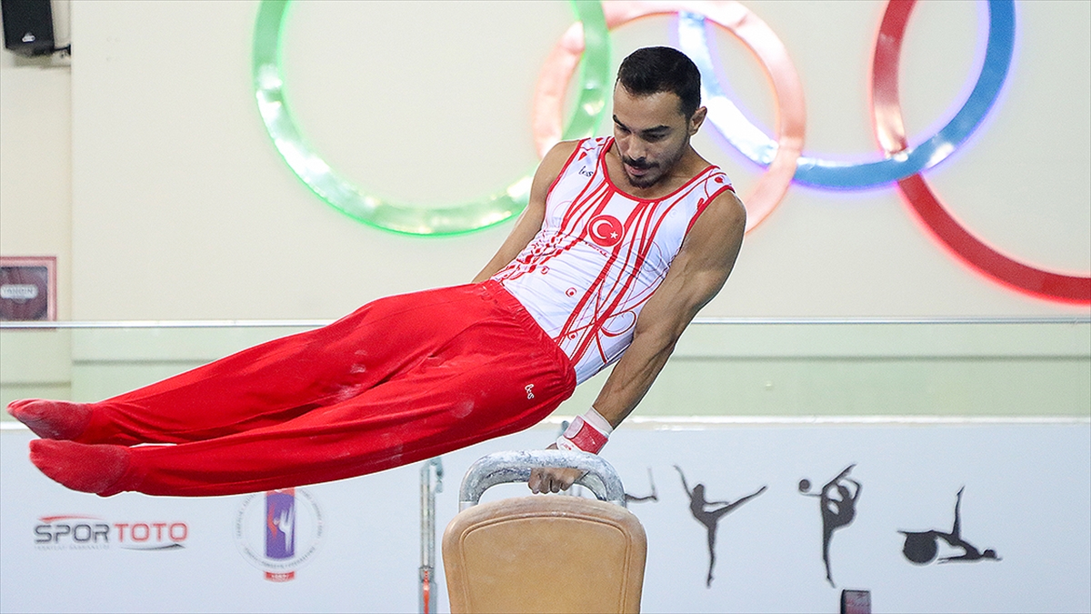 Milli sporcu Ahmet Önder, Mersin'deki Artistik Cimnastik Dünya Challenge Kupası'nda