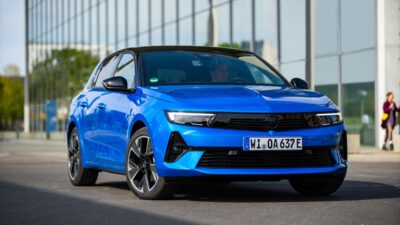 - Opel Astra Elektrik'in başlangıç fiyatı 1 milyon 599 bin