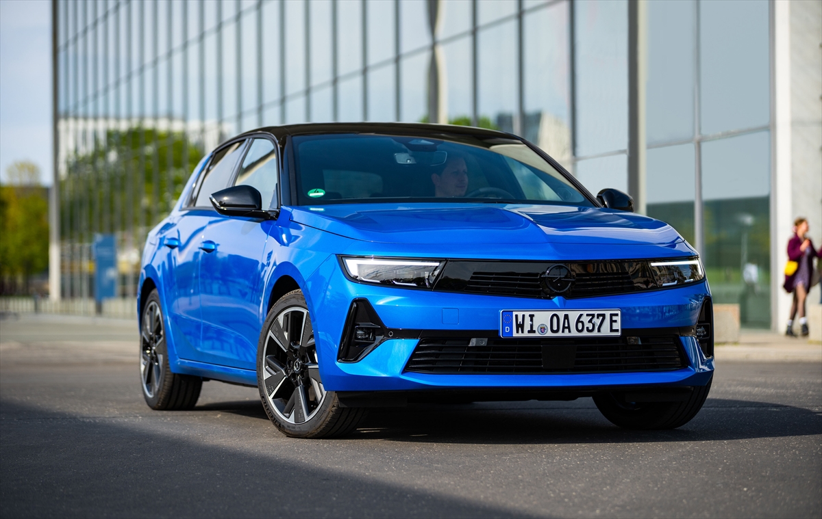 - Opel Astra Elektrik'in başlangıç fiyatı 1 milyon 599 bin