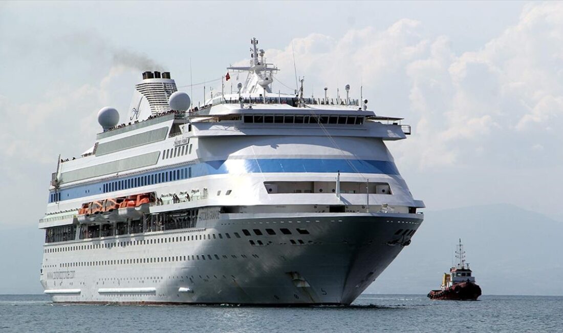 Panama bandıralı kruvaziyer "Astoria Grande", bu yıl 11'inci kez Sinop
