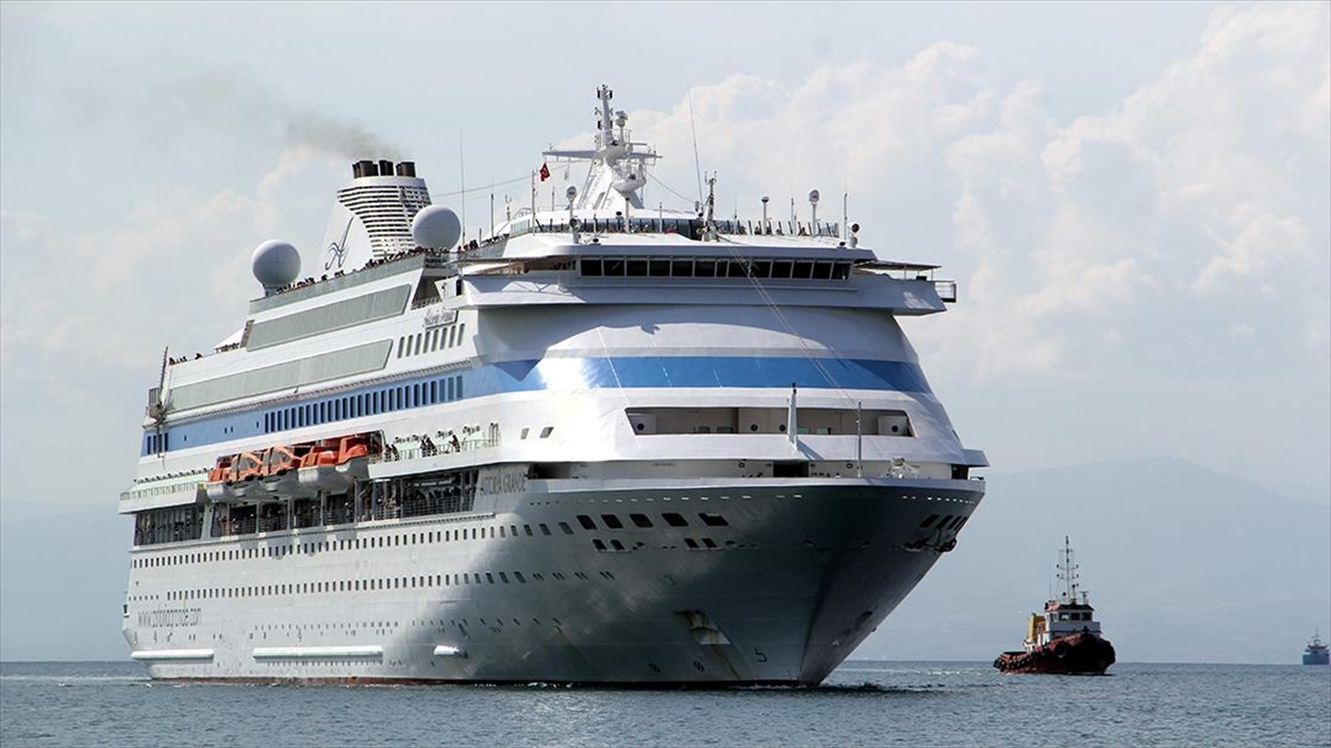 Panama bandıralı kruvaziyer "Astoria Grande", bu yıl 11'inci kez Sinop