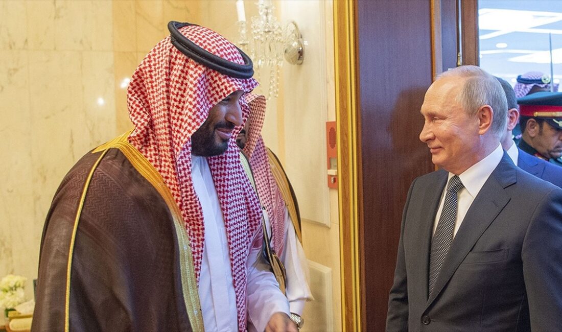 Putin ve Muhammed bin Selman petrol piyasalarını görüştü MOSKOVA (AA) – Kremlin’den yapılan açıklamaya göre, Putin ve Selman