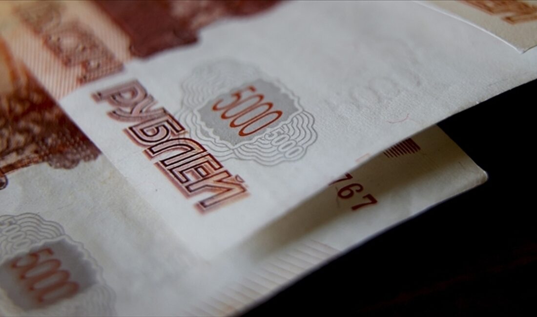 Rusya’nın bütçesi bu yılın ilk 8 ayında 2,3 trilyon ruble