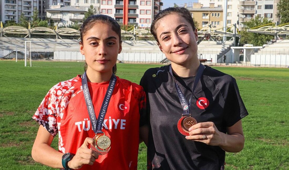 Siirt'te yaşayan kız kardeşler Selma Çakmak ve Edanur Oysal, atletizmde