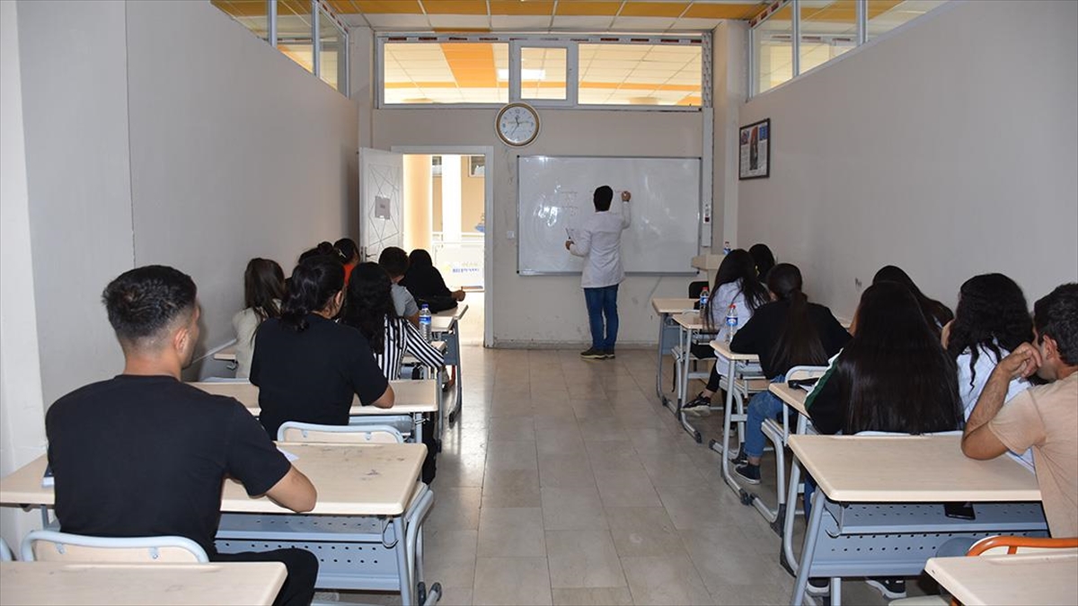 ŞIRNAK (AA) – Şırnak Belediyesine ait, Atatürk Mahallesi’nde 2 bin