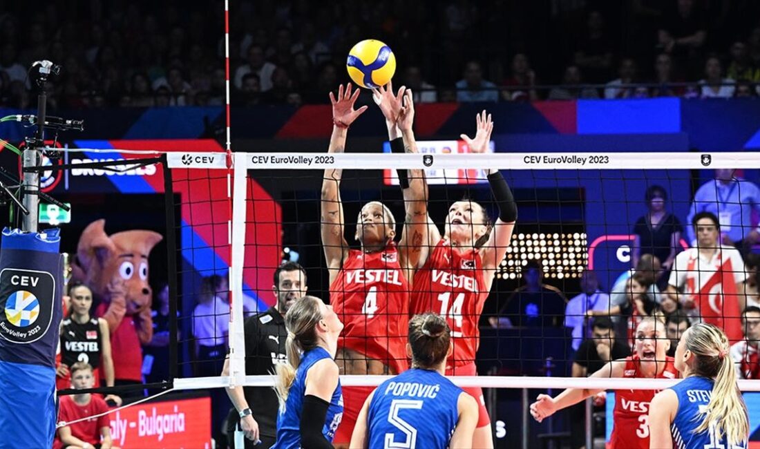 Siyasiler, 2023 CEV Avrupa Şampiyonası'nın finalinde Sırbistan'ı 3-2 yenerek şampiyon