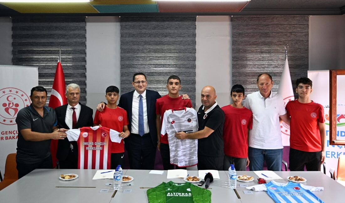 Gençlik ve Spor Bakanlığı'na bağlı Altındağ Gençlik Merkezi'nin, sağlıklı yaşam