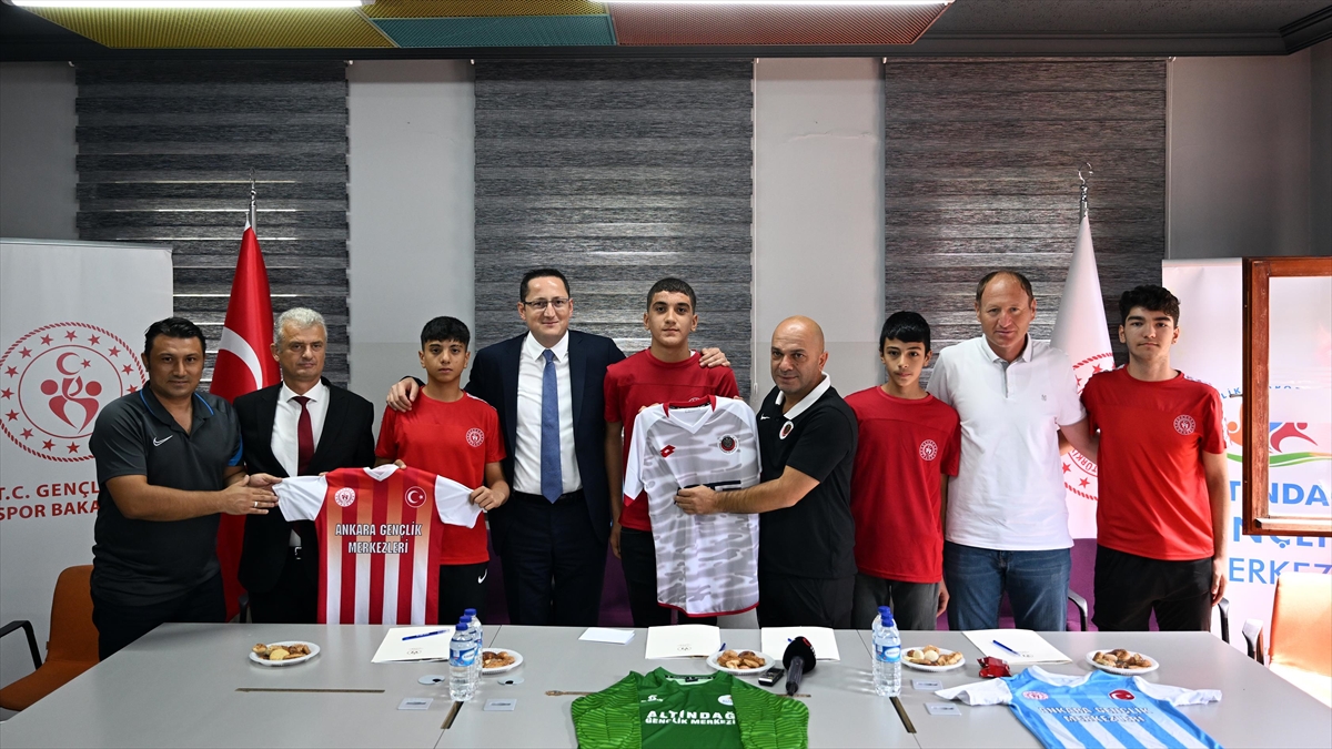 Gençlik ve Spor Bakanlığı'na bağlı Altındağ Gençlik Merkezi'nin, sağlıklı yaşam