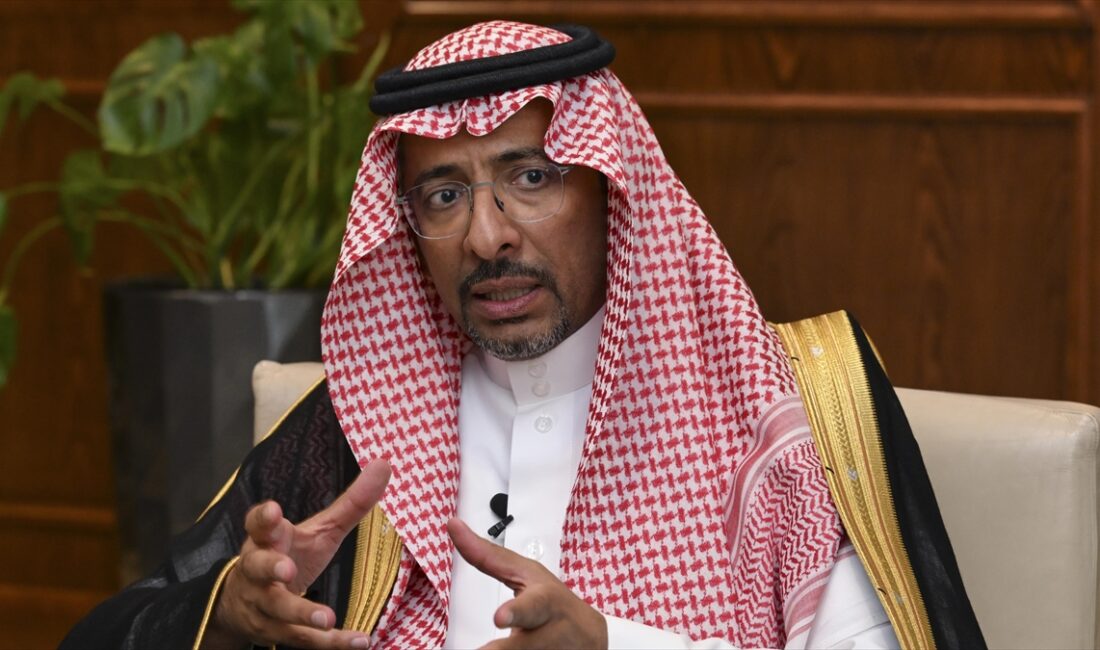Suudi Arabistan Sanayi ve Maden Kaynakları Bakanı Bender bin İbrahim