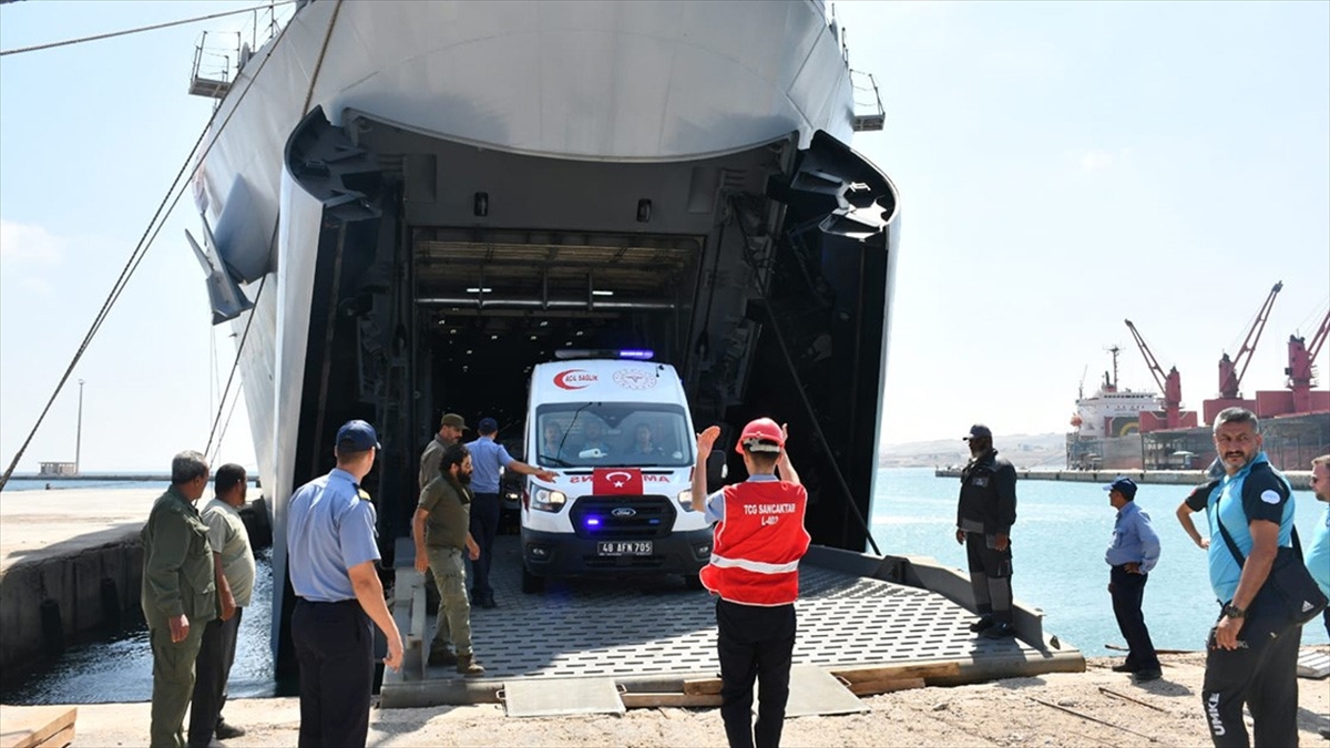 Milli Savunma Bakanlığı (MSB), sel felaketinin yaşandığı Libya'ya ulaştırılan kurtarma