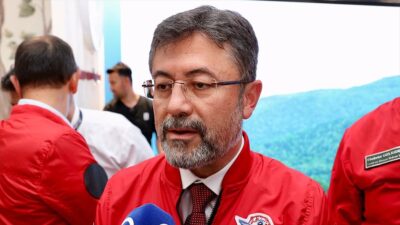 Tarım ve Orman Bakanı Yumaklı, tarımsal üretimin farklı safhalarında teknolojinin