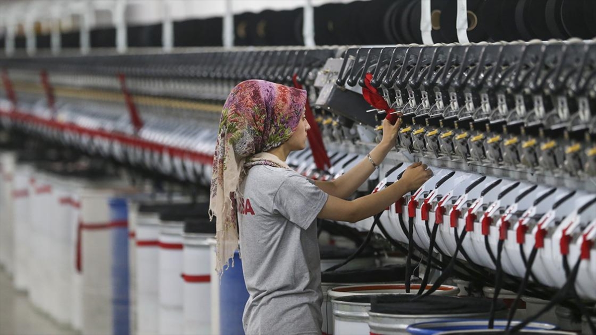 Tekstil ürünleri geri dönüşümünün yaklaşık yüzde 72'sini gerçekleştiren Uşak'ta, bu