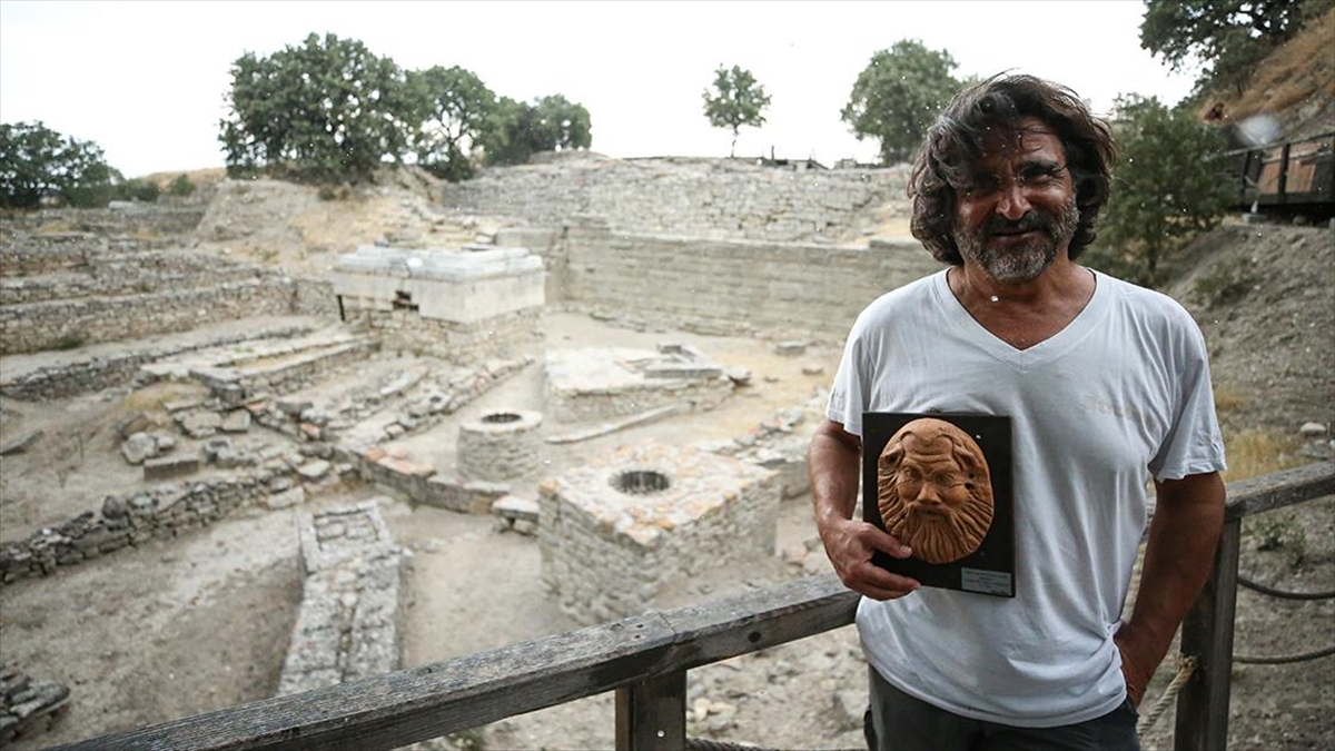 Troya Antik Kenti Kazı Heyeti Başkanı Prof. Dr. Rüstem Aslan,