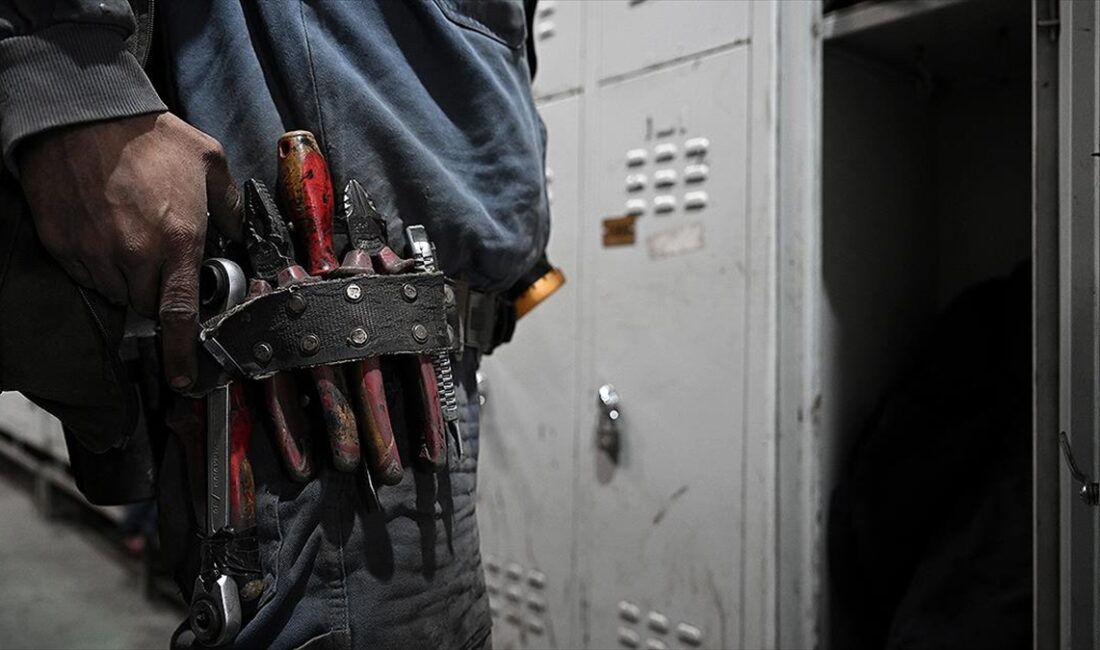 Türkiye Taşkömürü Kurumu (TTK), yeraltı "pano-ayak üretim işçiliği" sanatında çalıştırılmak