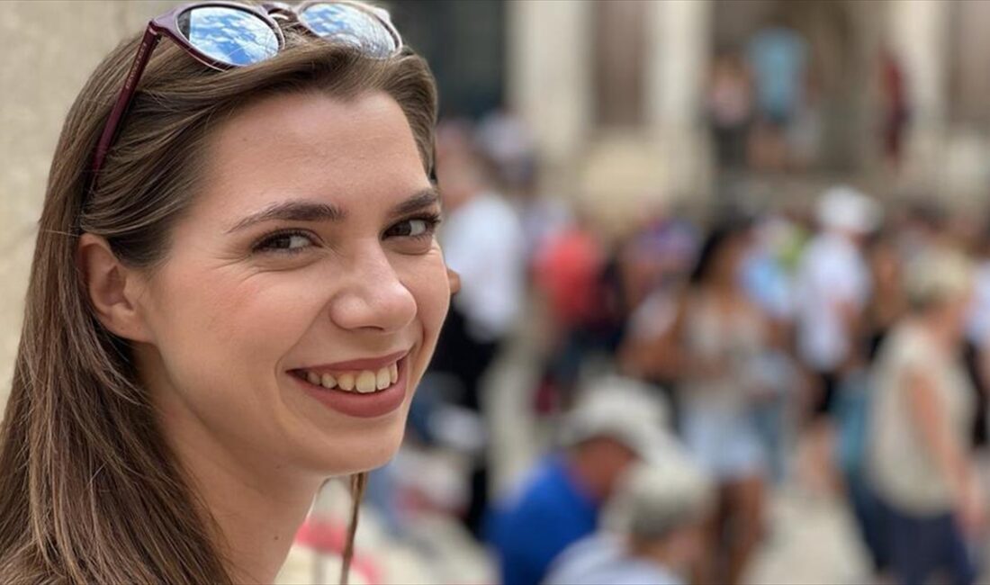 Türkiye'nin Zagreb Büyükelçiliğinde çalışmaya başlayan Paula Drenski, "Dil öğrenmek için,