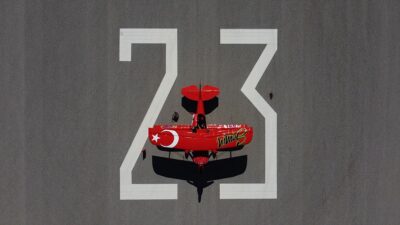 Türk bayrağını 2018'de Romanya'da, bu yıl ise Almanya'da sunduğu gösterilerle