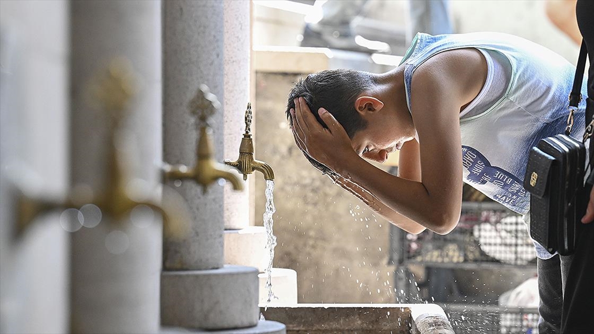 Türkiye'de bu yıl 27,1 derece ölçülen ağustos ayı ortalama sıcaklığı,