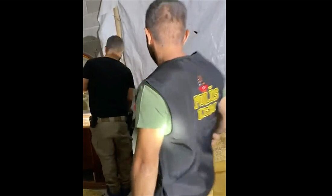 İçişleri Bakanı Ali Yerlikaya, Van'da düzenlenen operasyonda 3 teröristin yakalandığını