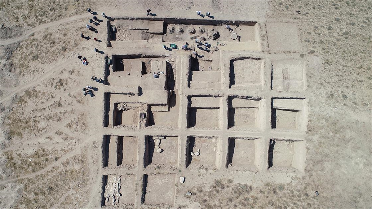 Van'ın Tuşba ilçesinde geçen yıl izinsiz kazı sırasında tespit edilen