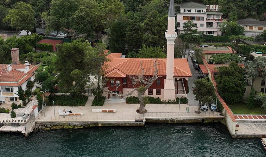 İstanbul'da çıkan yangın sonrası yenilenen iç ve dış mekanlarıyla beğeni