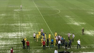 Trendyol Süper Lig'in 4. haftasındaki Yılport Samsunspor-İstanbulspor maçı, sağanak nedeniyle