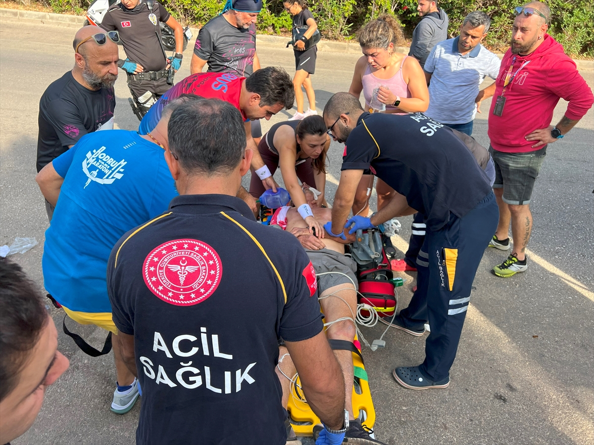 -  "Kaş Yarımadası Maratonu" anlamına gelen "Kaş Yarımadaton"unda 16
