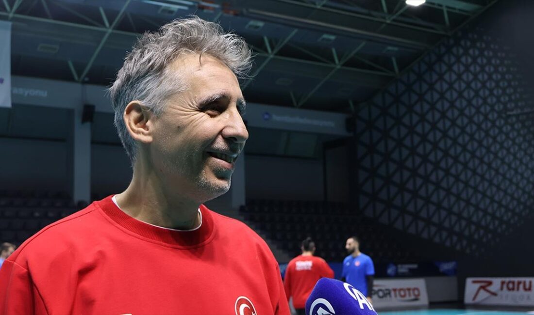 A Milli Erkek Hentbol Takımı​​​​​​​ Başantrenörü Okan Halay, Avrupa ve