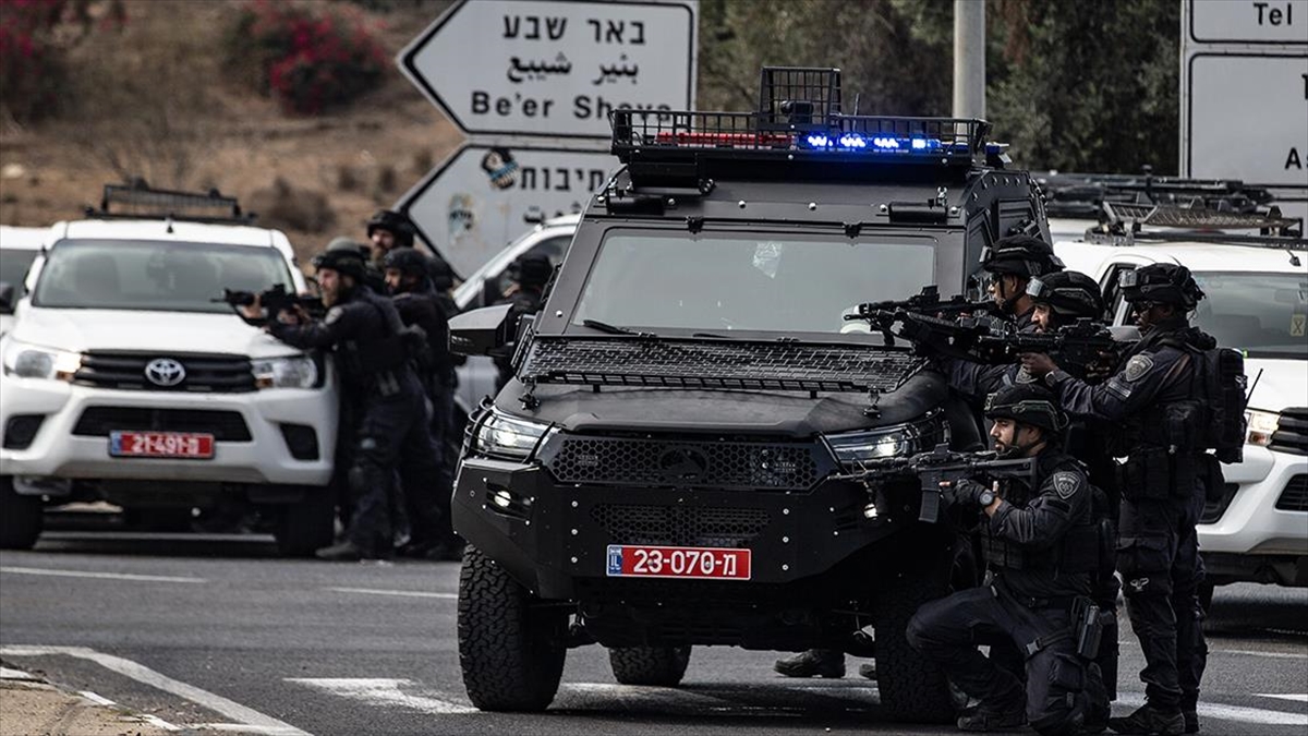 Abluka altındaki Gazze Şeridi'nde, Hamas ve diğer silahlı grupların başlattığı
