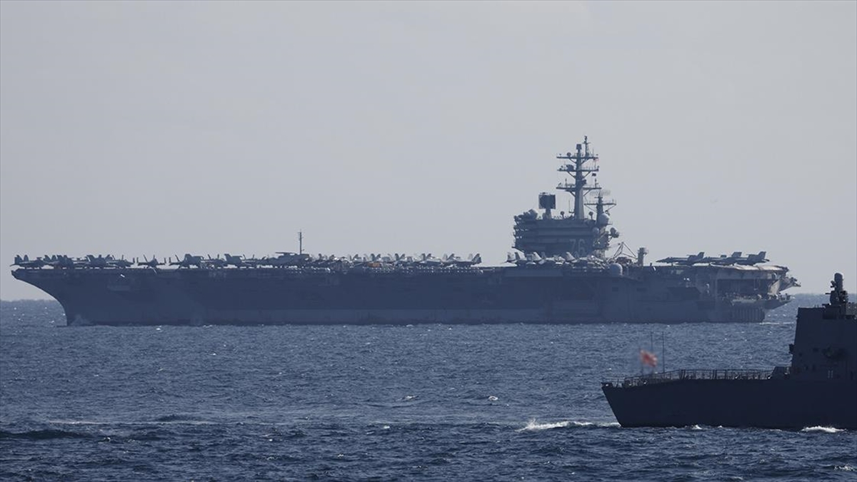 ABD'nin 6 ay aranın ardından ilk kez bölgeye gönderdiği, "USS