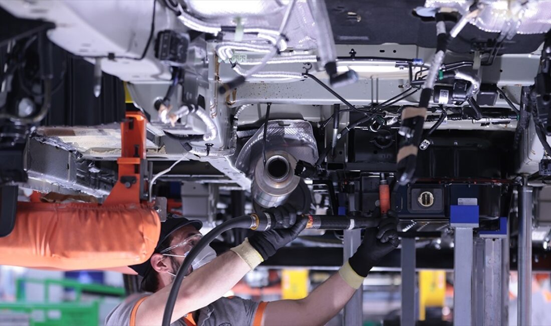 ABD'de Birleşik Otomotiv İşçileri Sendikasının (UAW), ülkedeki 3 otomobil üreticisine