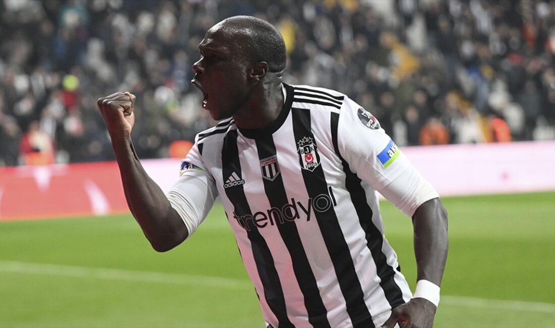 Beşiktaş'ın golcü futbolcusu Vincent Aboubakar, gözünü siyah-beyazlıların eski yıldızı Oktay
