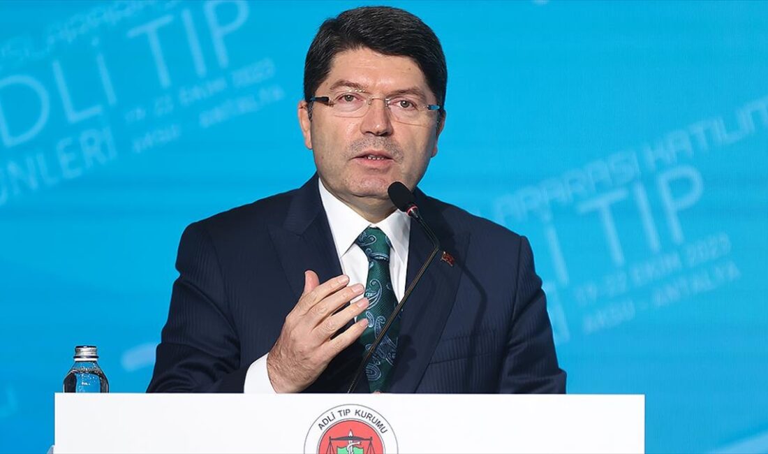 Bakan Tunç "Hukuk fakültesinden mezun olanlara avukat hakim ve savcı