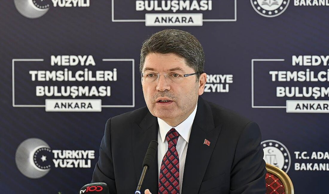 Adalet Bakanı Yılmaz Tunç, yeni anayasa çalışmalarının Meclis'in mevcut iç