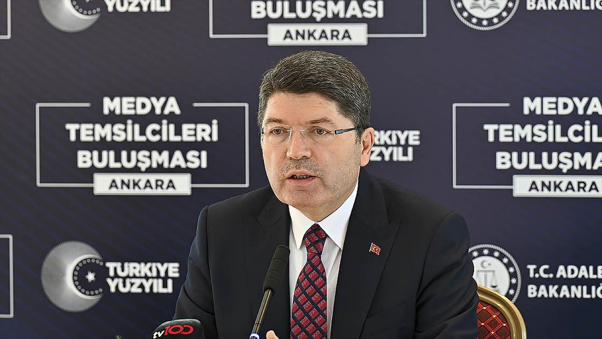 Adalet Bakanı Yılmaz Tunç, yeni anayasa çalışmalarının Meclis'in mevcut iç