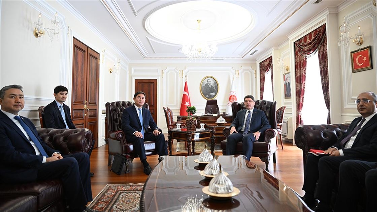 Adalet Bakanı Yılmaz Tunç, Kazakistan Adalet Bakanı Azamat Nesipbayeviç, Özbekistan