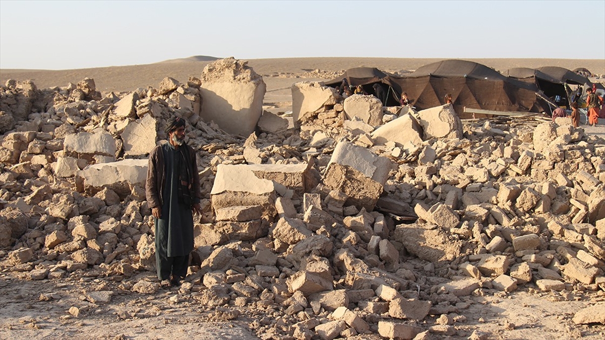 Afganistan'da 7 Ekim'deki şiddetli depremlerin ardından Herat vilayeti 6,3 ve