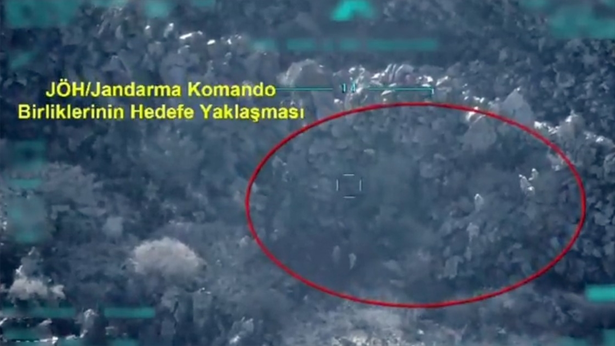 İçişleri Bakanlığına yönelik terör saldırısında aracı teröristler tarafından gasbedildikten sonra