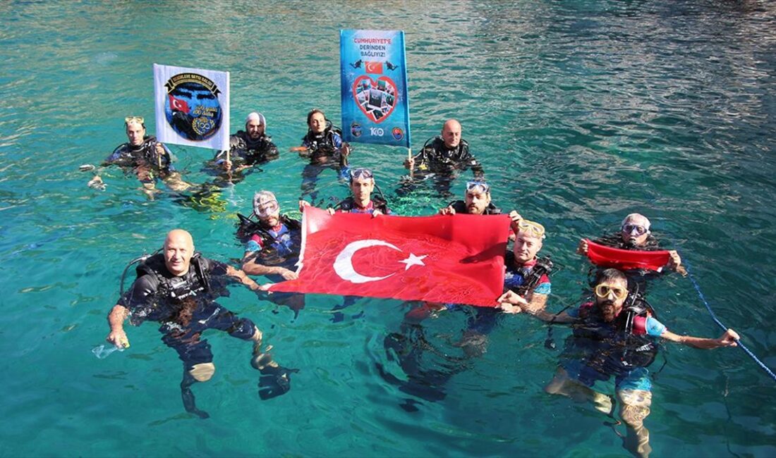 Antalya'nın Alanya ilçesinde Cumhuriyet'in 100. yılı etkinlikleri kapsamında muharip ve